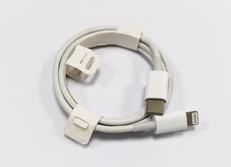 蘋果充電線生產(chǎn)廠家，聯(lián)鑫德誠數(shù)據(jù)線定制工廠