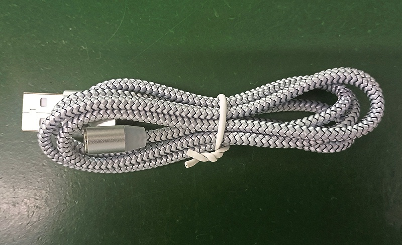 網(wǎng)紅搖搖杯磁吸充電線，短路自動(dòng)斷電